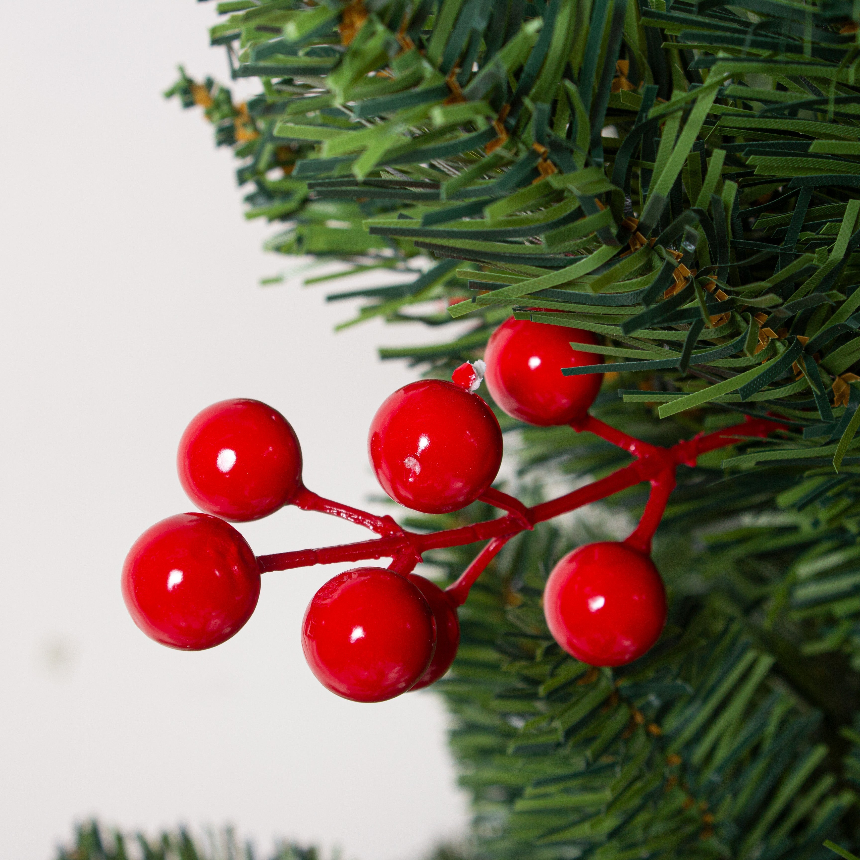 5 Feet - Christmas Premium Tree with Metal Stand Pine Cones & Red Berries 1pc Box  (Ornaments Combo)