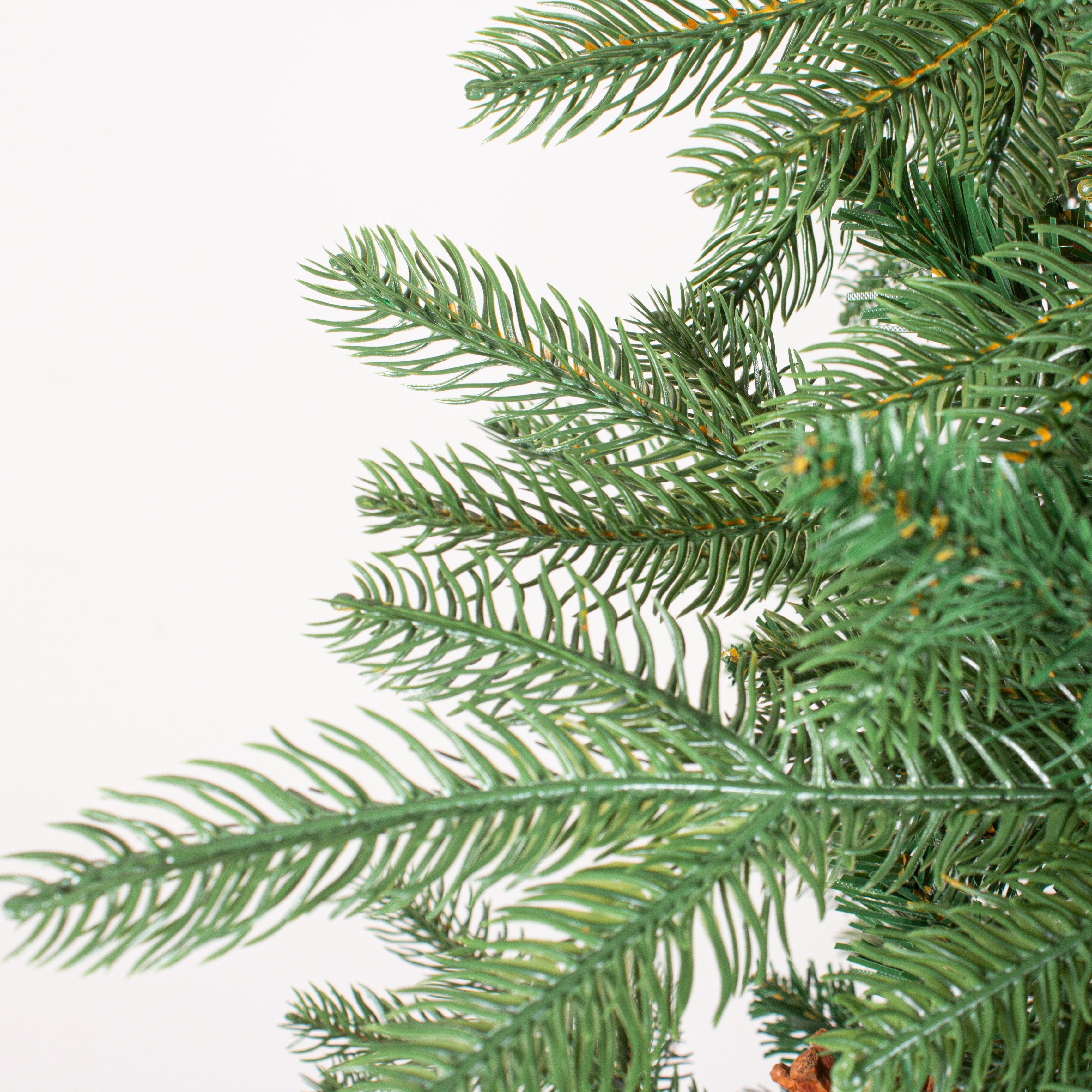 Christmas Deluxe Realistic Tree with Metal Stand Pine Cones & Red Berries 4 Ft (120cm) 1pc