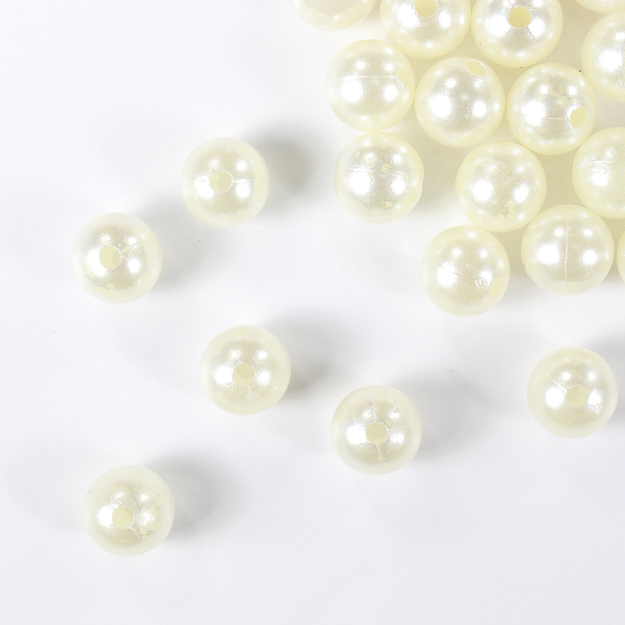 Pearl Beads Plastic 12mm Cream 20gm